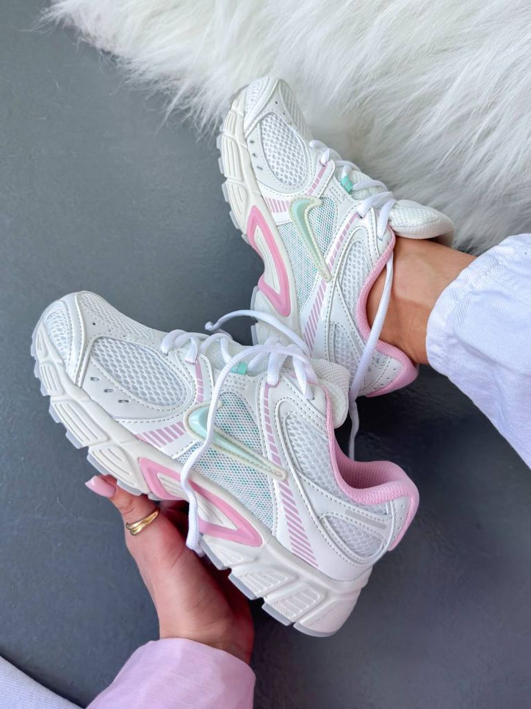 Кросівки Nike V2K Runtekk White Pink