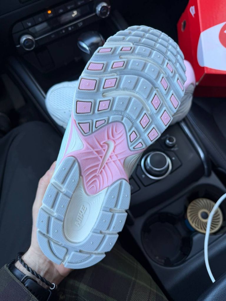 Кросівки Nike V2K Runtekk White Pink