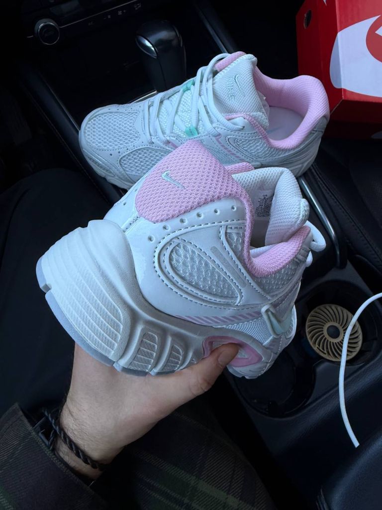 Кросівки Nike V2K Runtekk White Pink