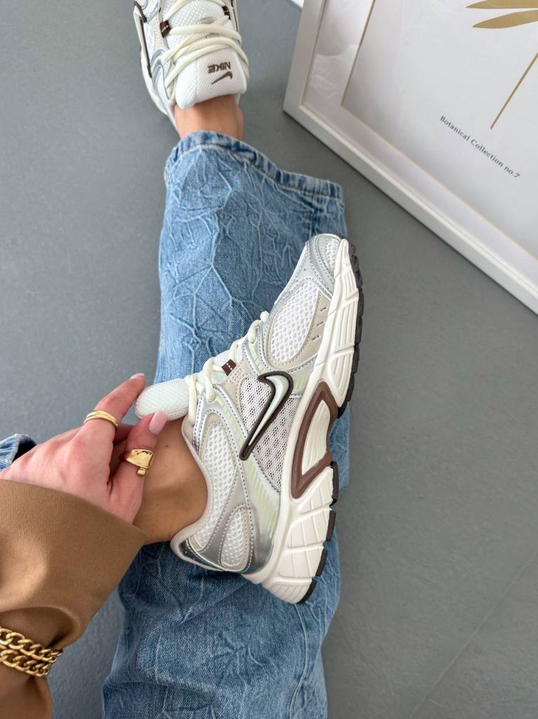 Кросівки Nike V5 RNR Sail Fauna Brown