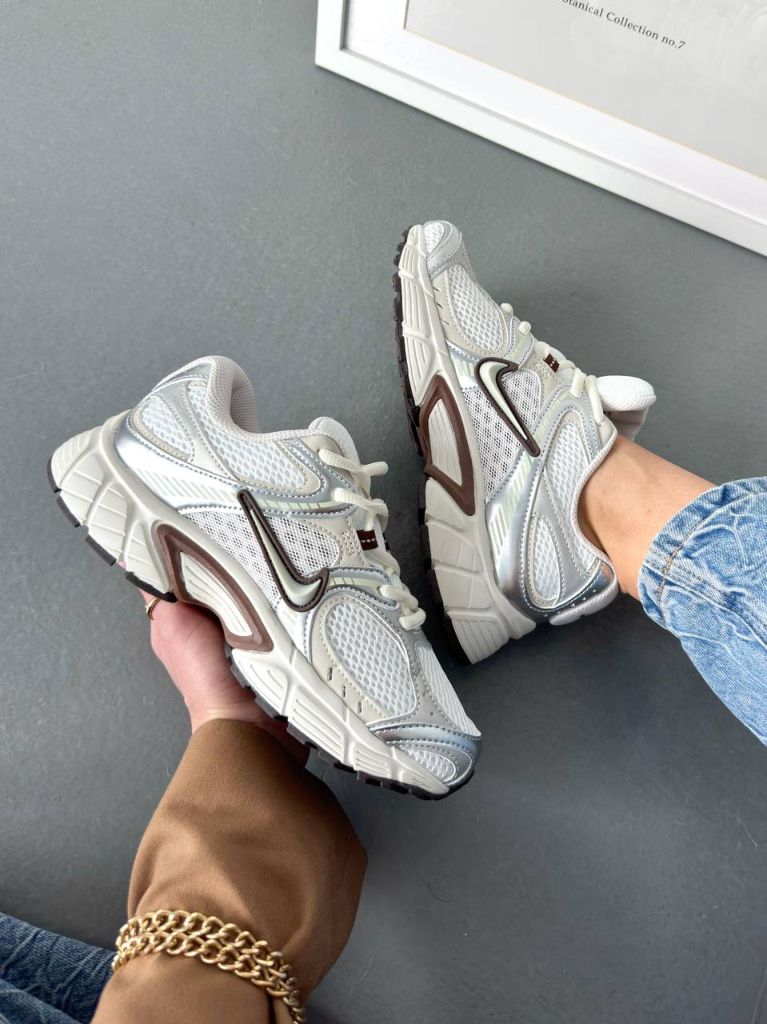 Кросівки Nike V5 RNR Sail Fauna Brown