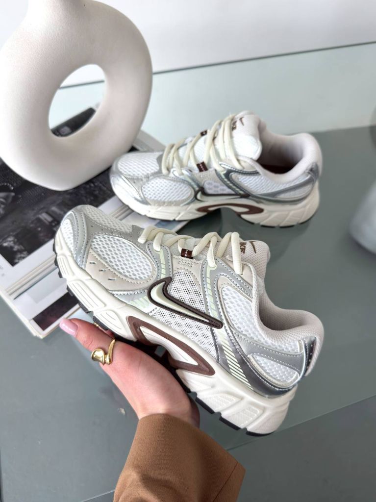 Кросівки Nike V5 RNR Sail Fauna Brown