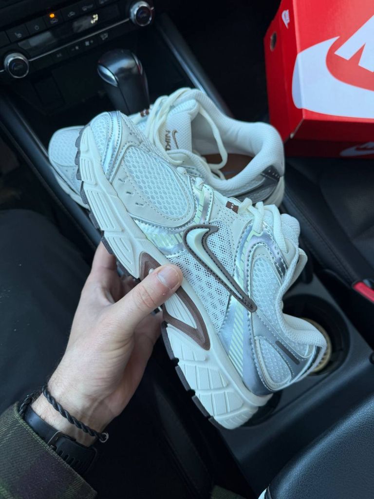 Кросівки Nike V5 RNR Sail Fauna Brown