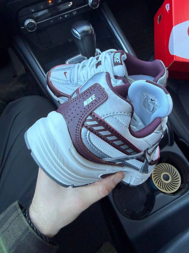 Кросівки Nike Initiator Metallic Bordo