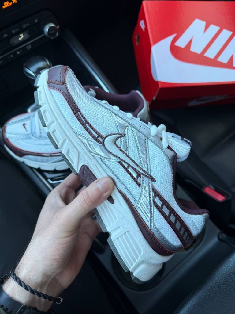 Кросівки Nike Initiator Metallic Bordo