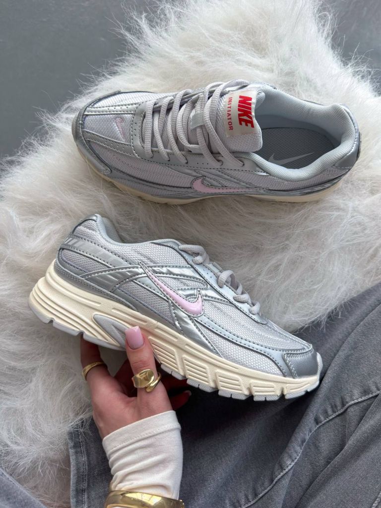 Кросівки сріблясті Nike Initiator Silver