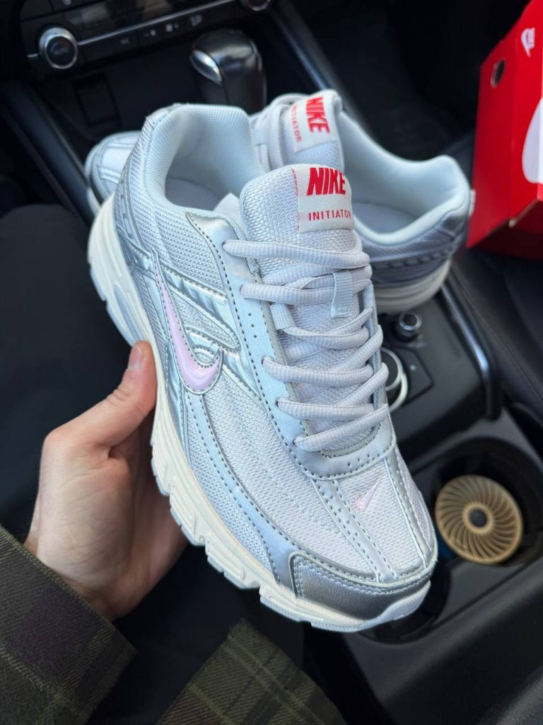 Кросівки сріблясті Nike Initiator Silver