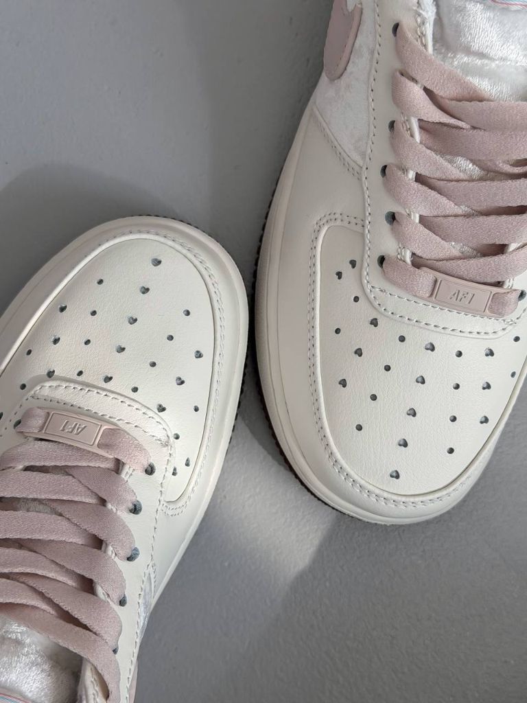 Кросівки Nike Dunk Low Valentine`s Day