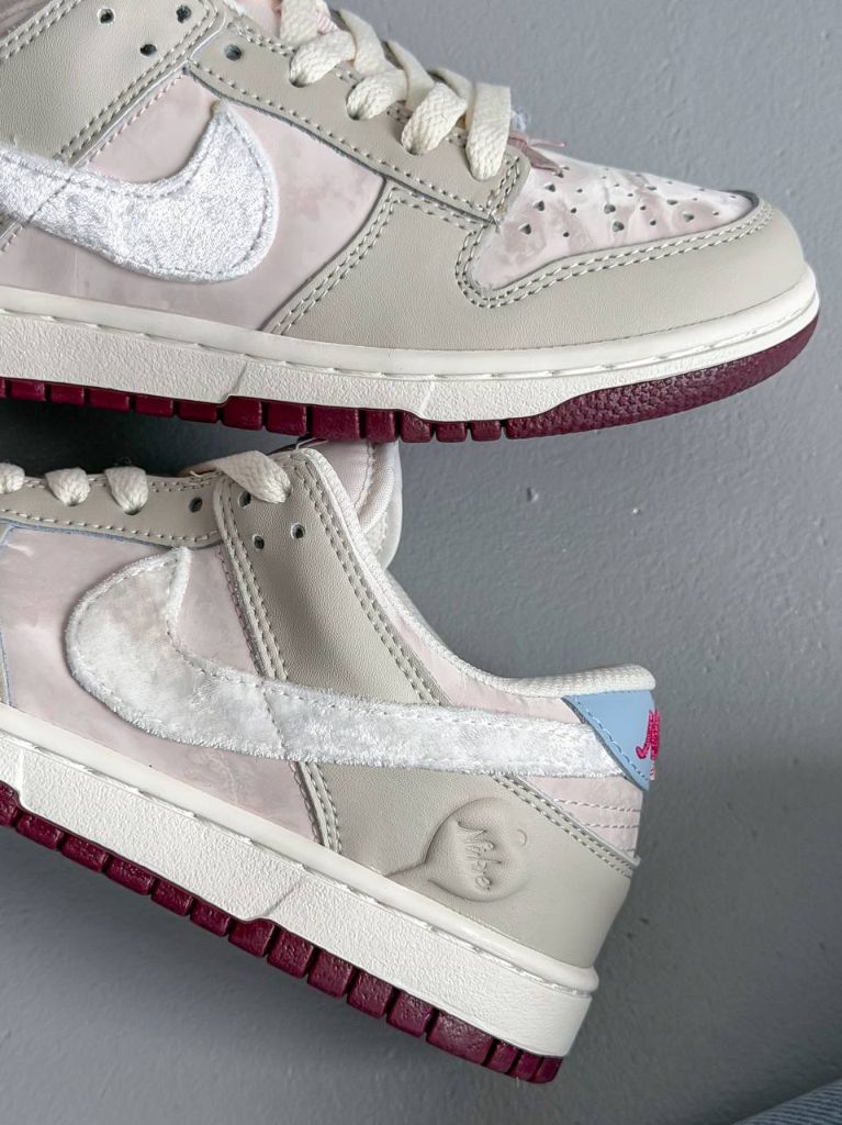 Кросівки Nike Dunk Low Wmns Valentine`s Day