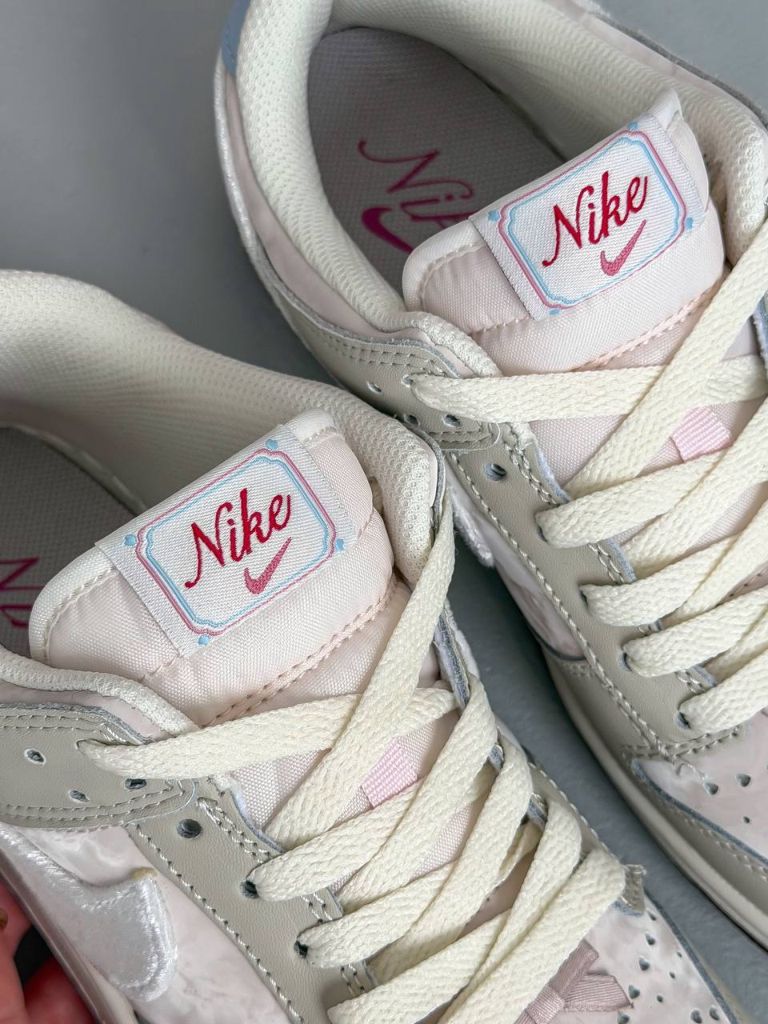 Кросівки Nike Dunk Low Wmns Valentine`s Day