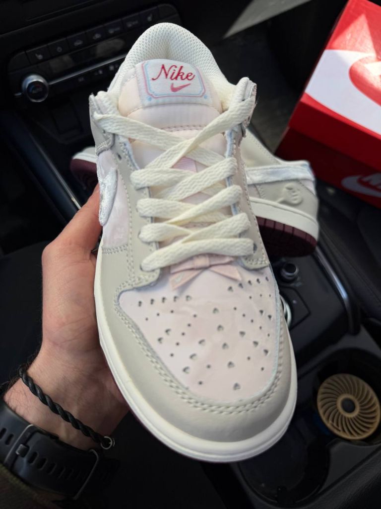 Кросівки Nike Dunk Low Wmns Valentine`s Day