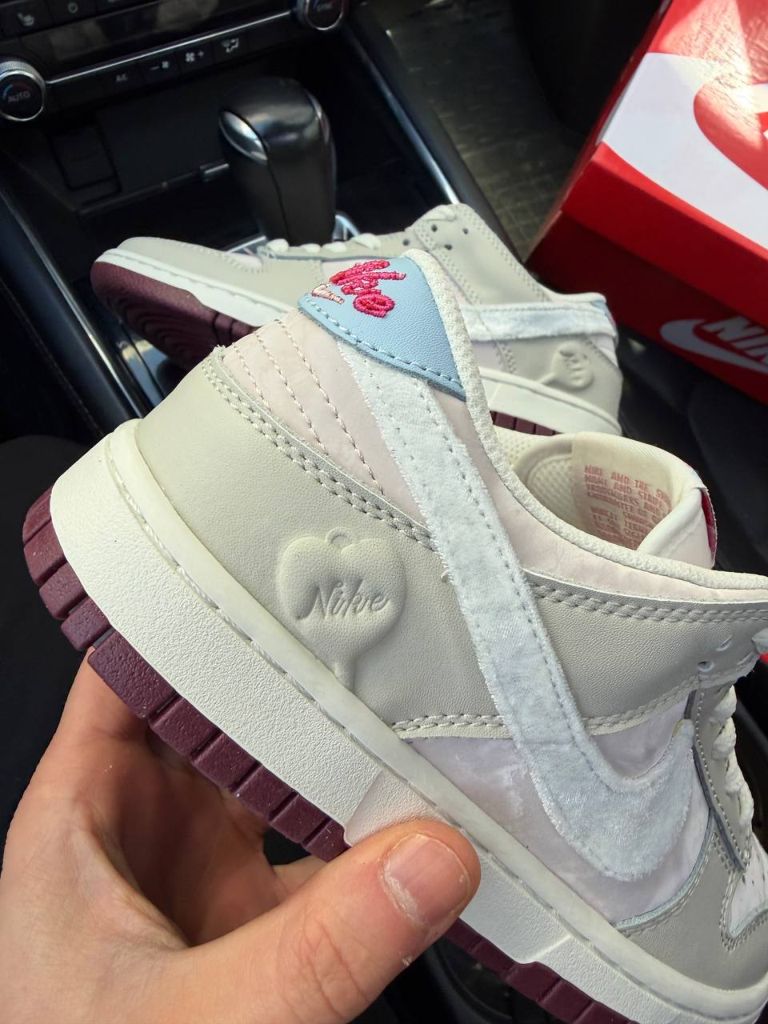 Кросівки Nike Dunk Low Wmns Valentine`s Day
