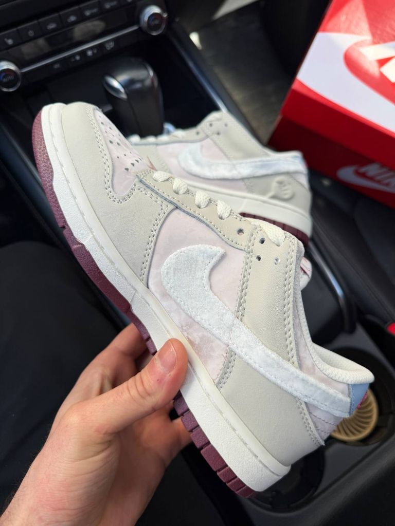 Кросівки Nike Dunk Low Wmns Valentine`s Day