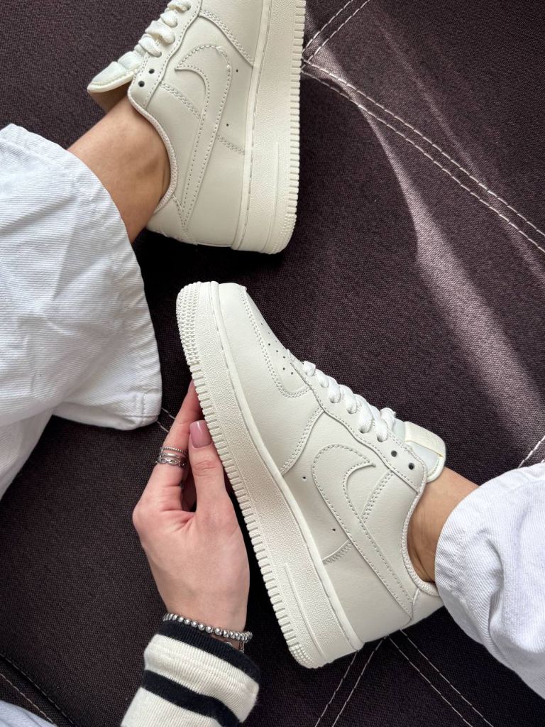 Кросівки бежеві Nike Air Force 1 Molten Silver