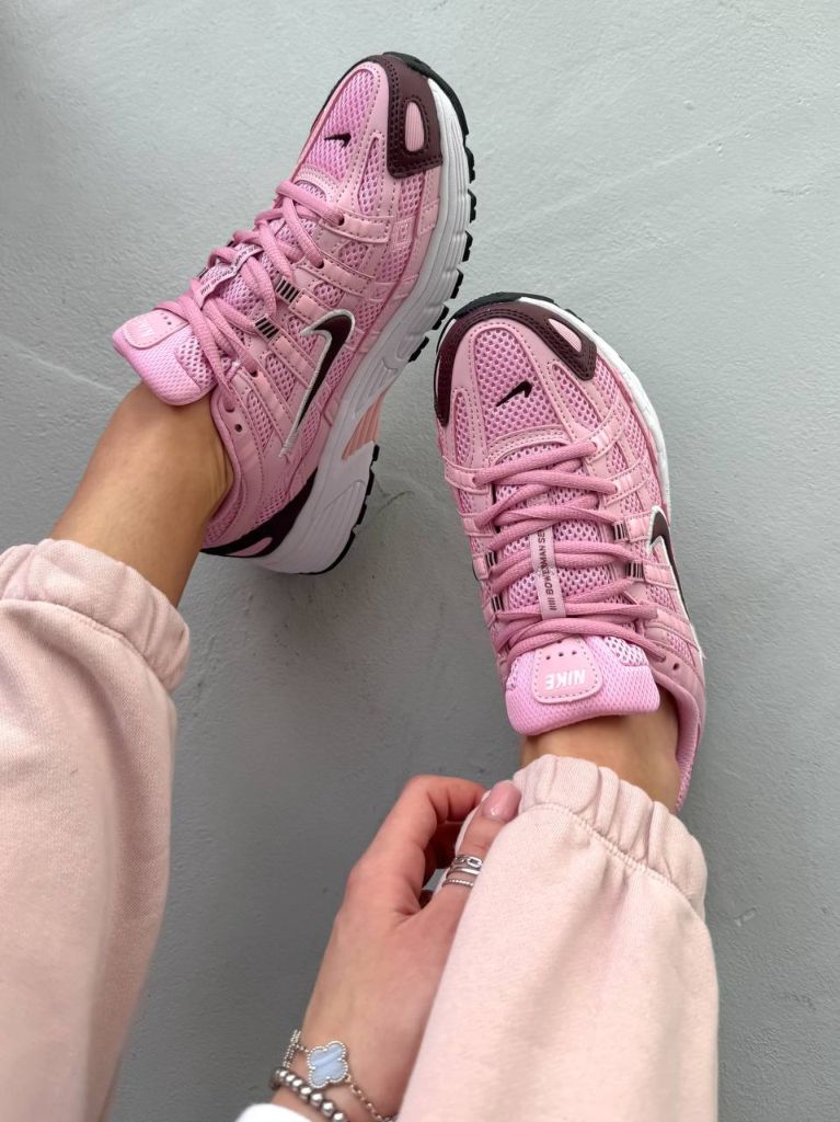 Кросівки рожеві Nike P-6000 Pink
