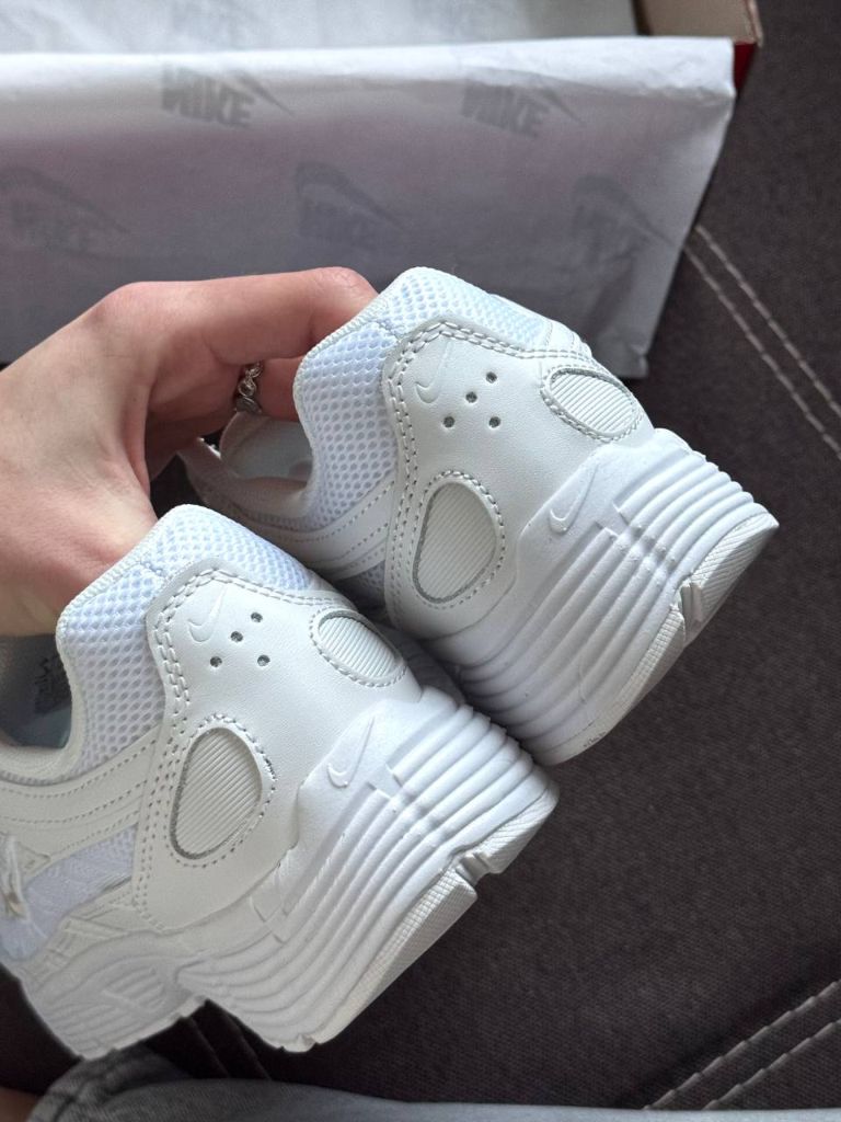 Кросівки білі Nike P-6000 White