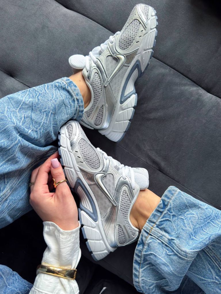Кросівки Nike V5 RNR Metallic Silver Whute