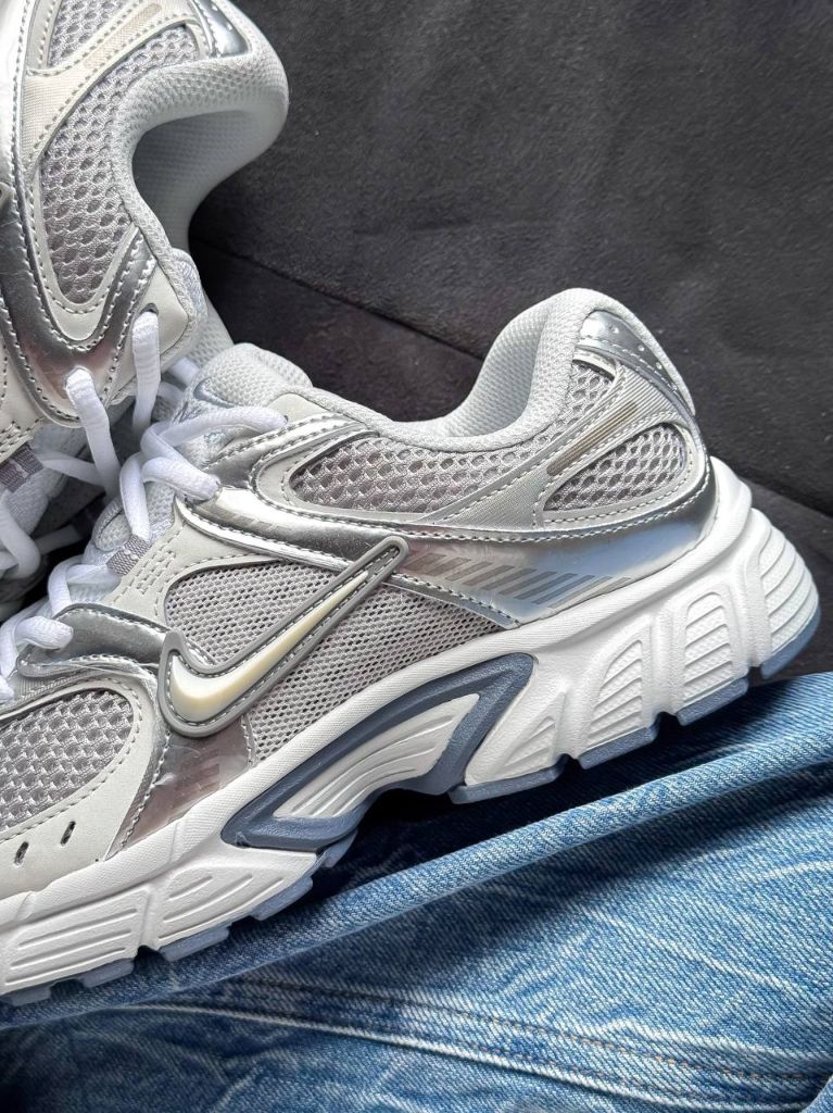 Кросівки Nike V5 RNR Metallic Silver Whute