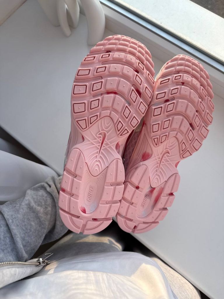Кросівки Nike Nike V5 RNR Custom Pink
