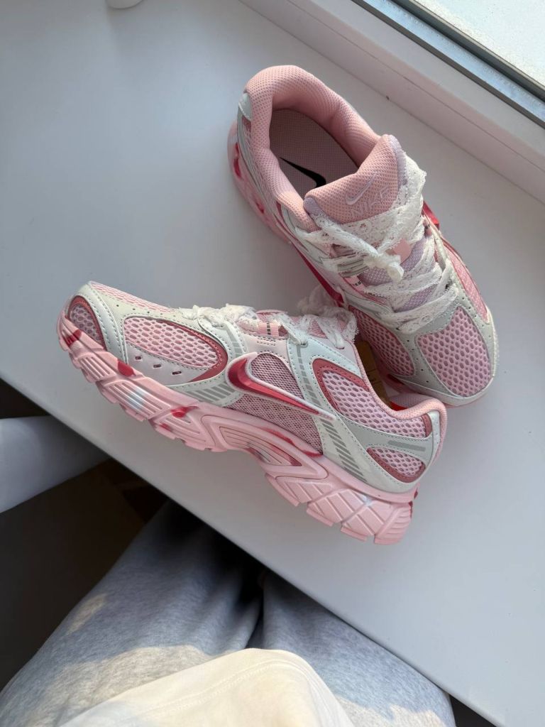 Кросівки Nike Nike V5 RNR Custom Pink