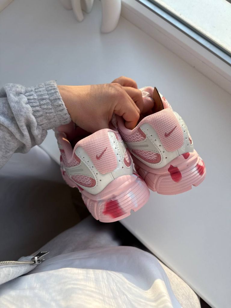 Кросівки Nike Nike V5 RNR Custom Pink