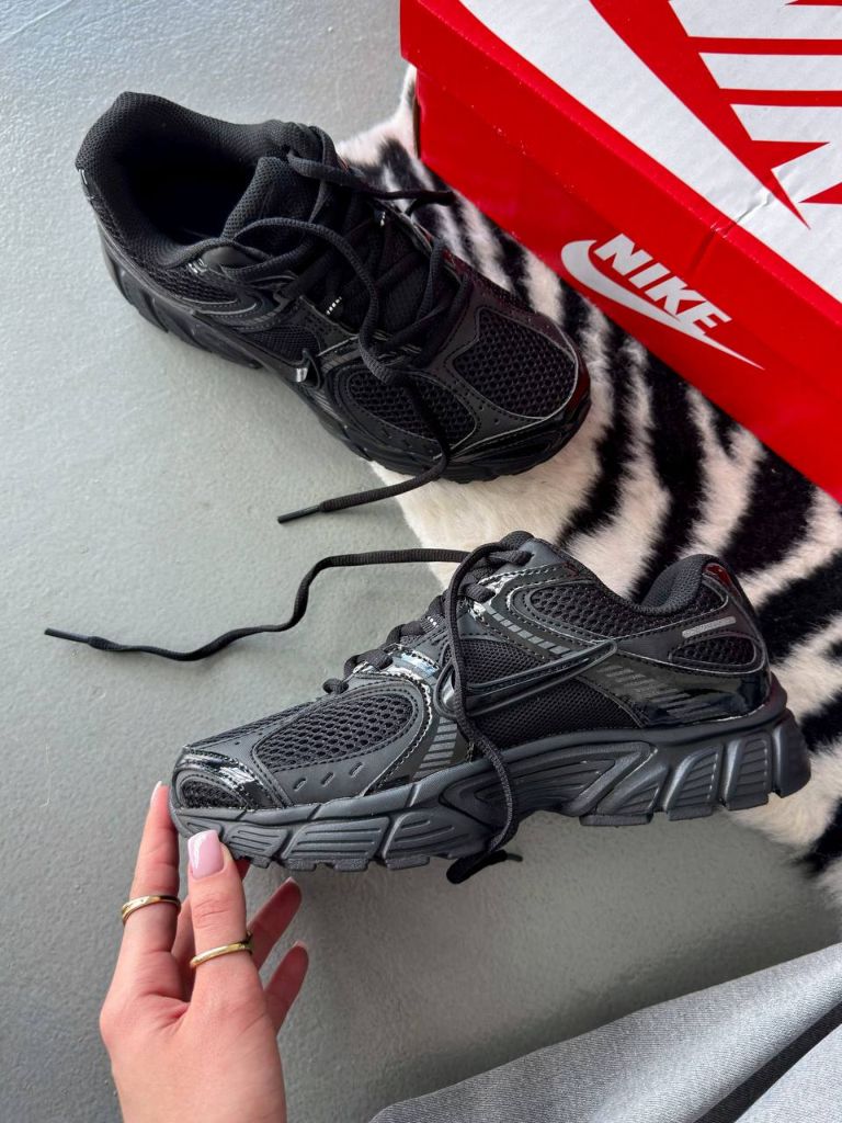 Кросівки чорні Nike V5 RNR Full Black