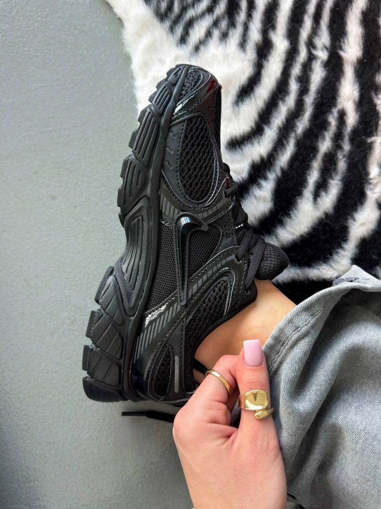 Кросівки чорні Nike V5 RNR Full Black