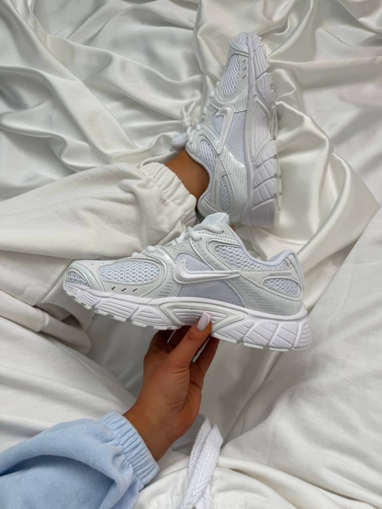 Кросівки білі Nike V5 RNR White