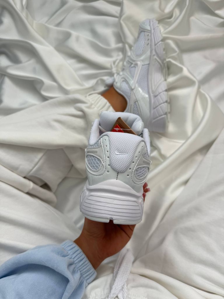 Кросівки білі Nike V5 RNR White