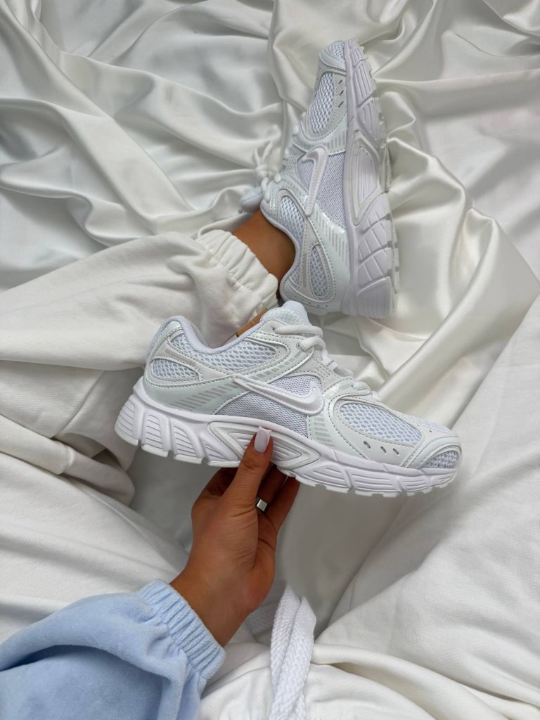 Кросівки білі Nike V5 RNR White