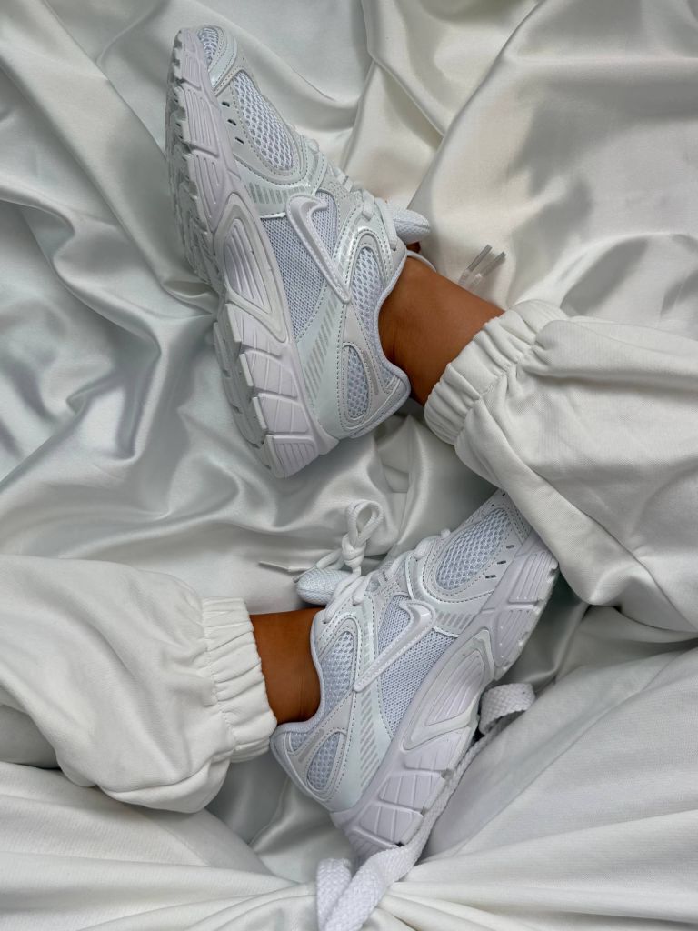 Кросівки білі Nike V5 RNR White