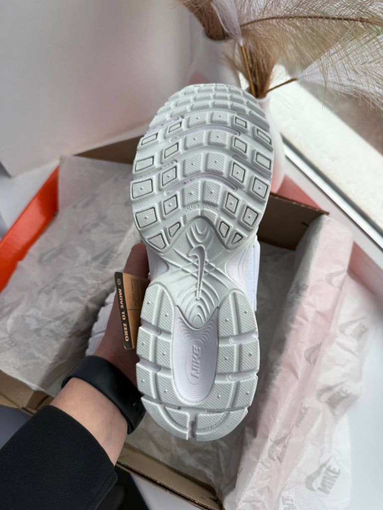 Кросівки білі Nike V5 RNR White