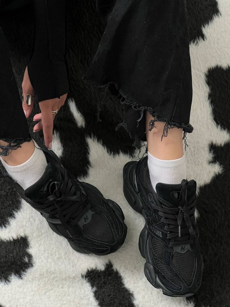 Кросівки чорні замшеві New Balance 9060 Full Black