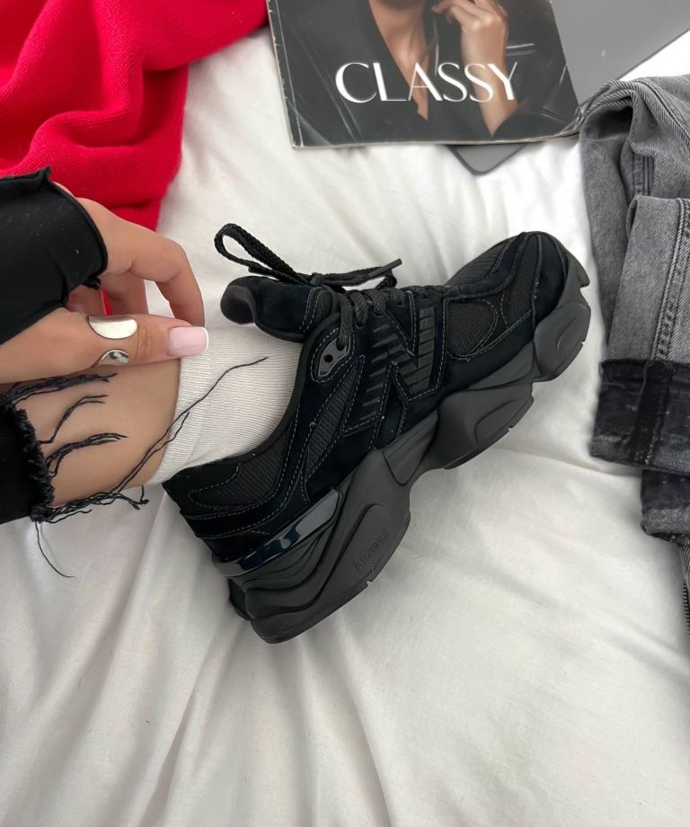 Кросівки чорні замшеві New Balance 9060 Full Black