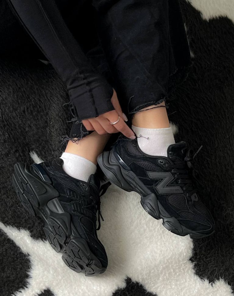 Кросівки чорні замшеві New Balance 9060 Full Black