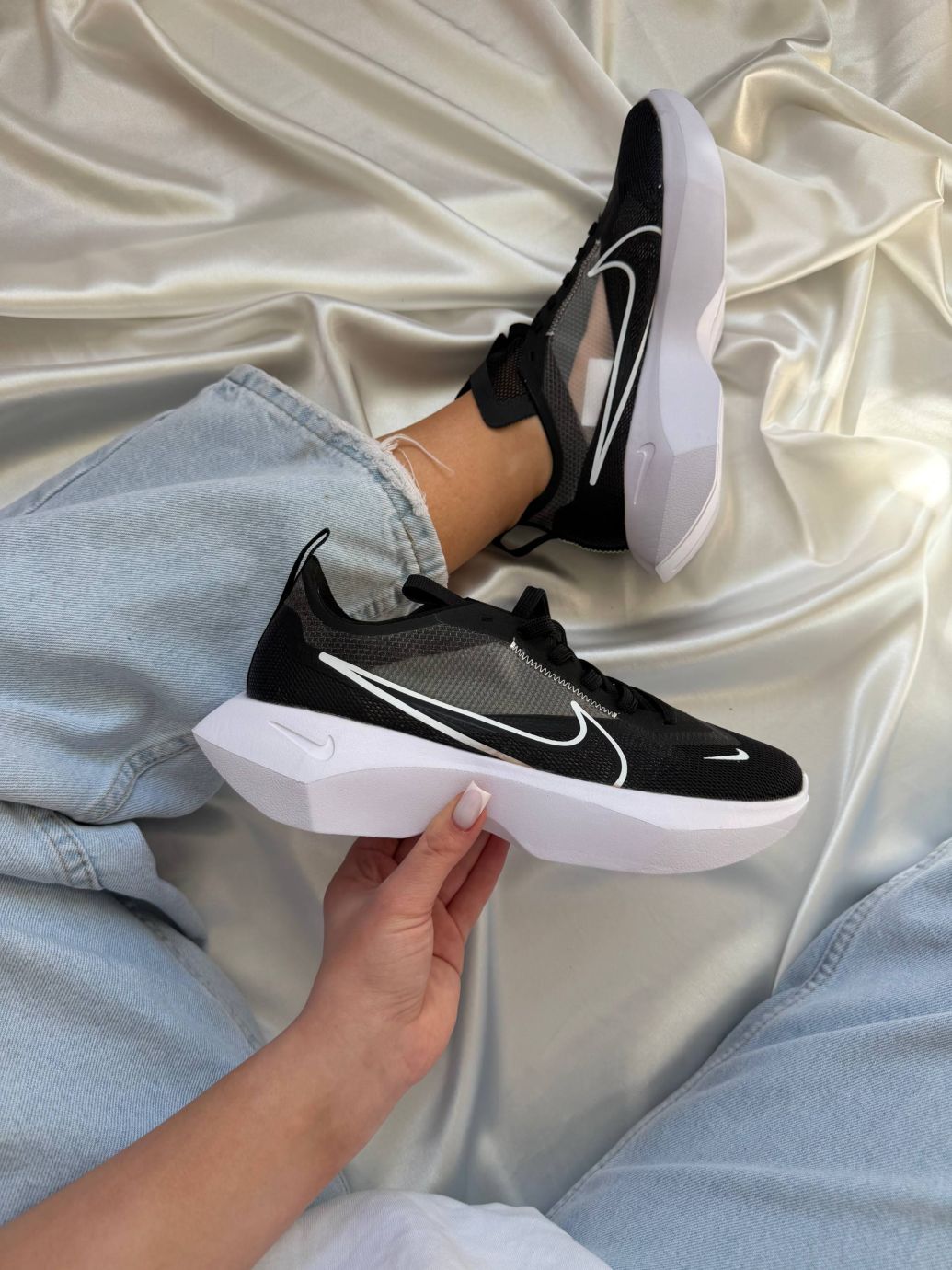 Кросівки літні чорні сітка Nike Vista Lite Black White купити в