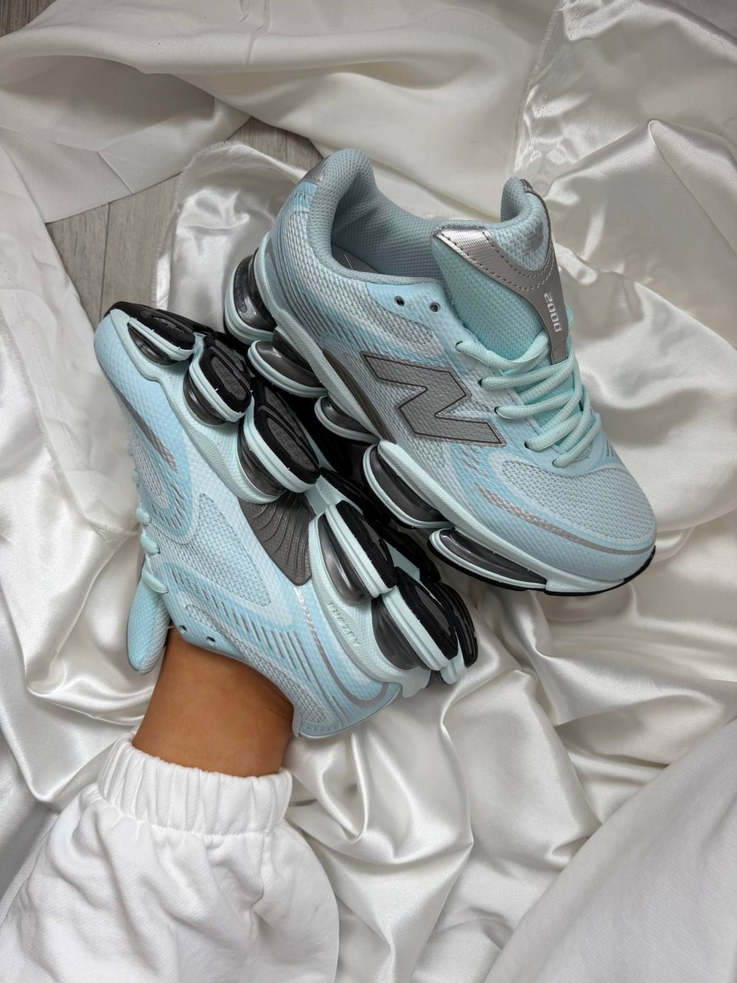 Кросівки м'ятні New Balance 2000 Light Blue Pastel 