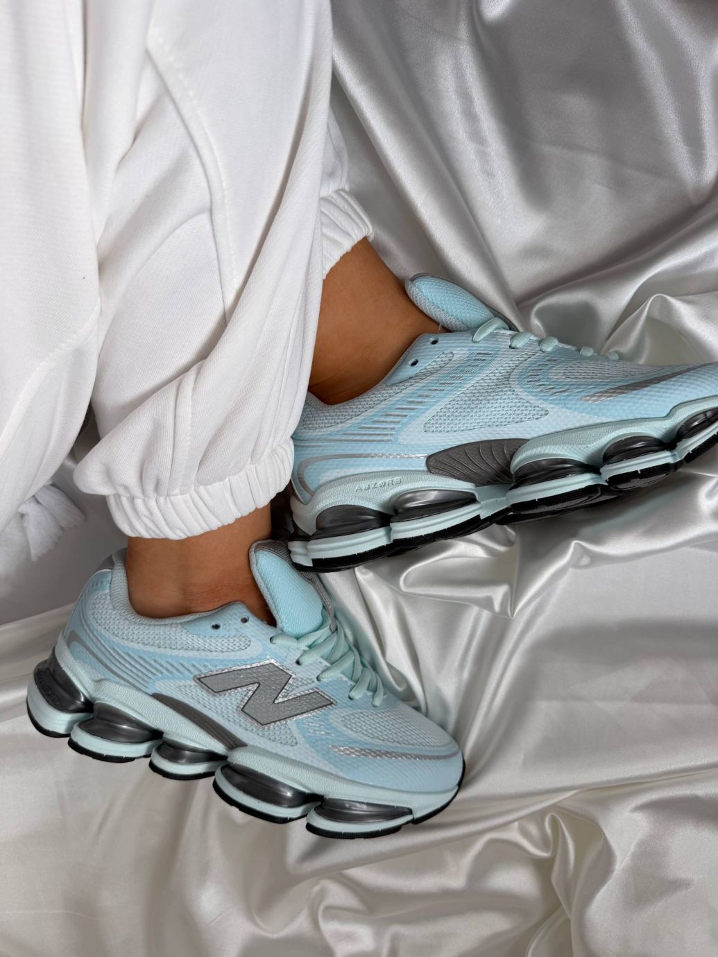 Кросівки м'ятні New Balance 2000 Light Blue Pastel 