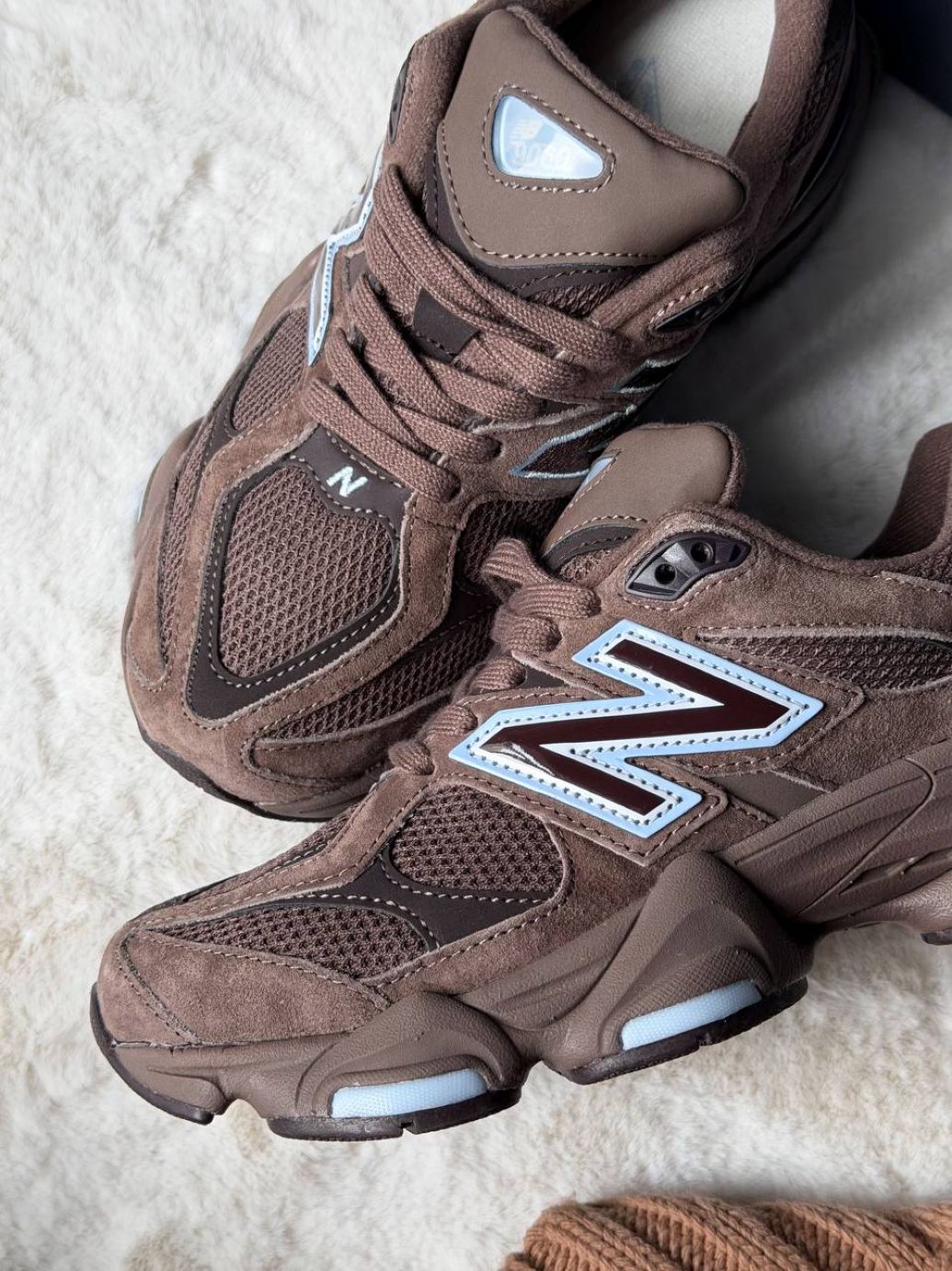 Кросівки коричневі з блакитним New Balance 9060 Brown Ice
