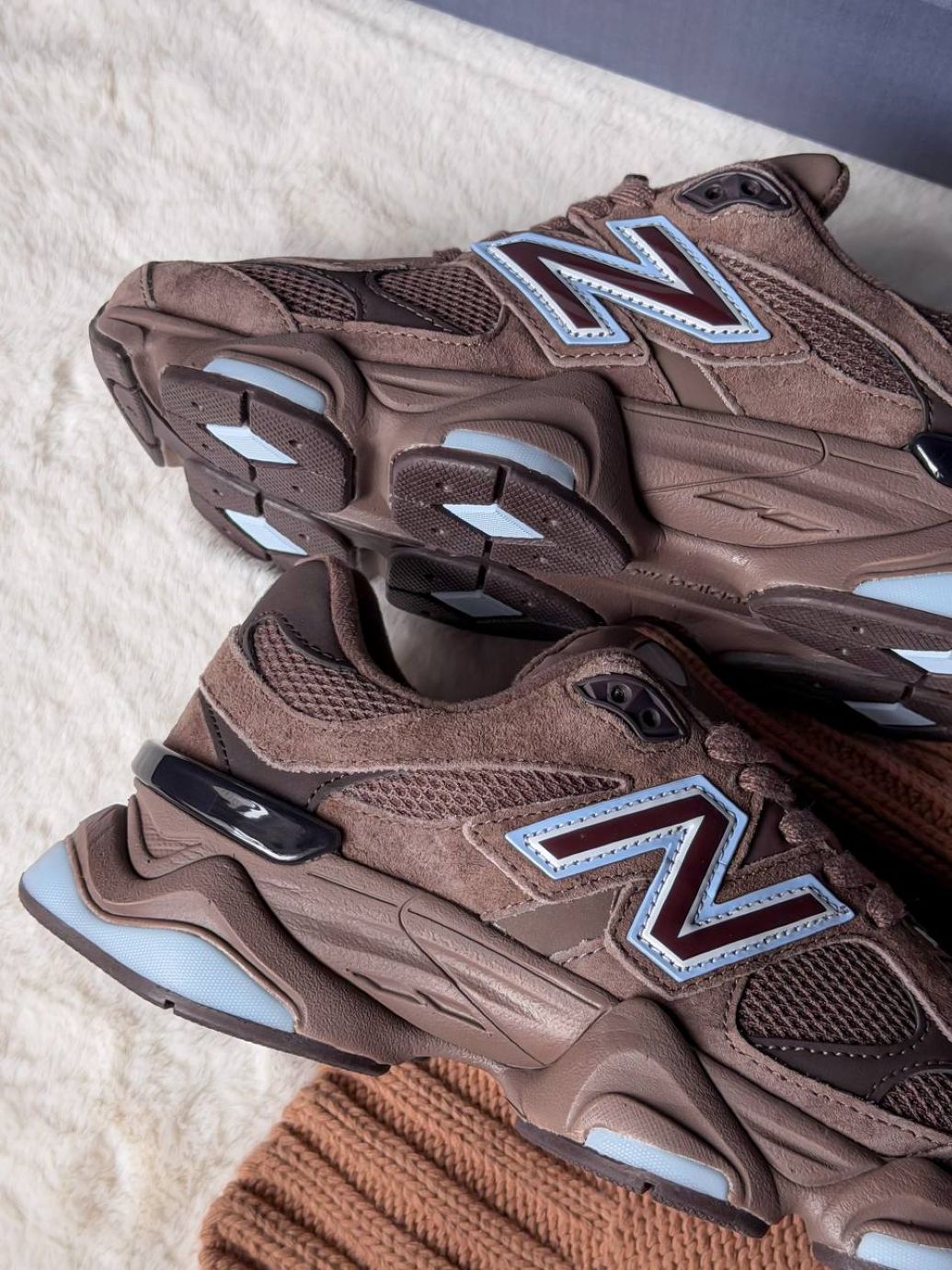 Кросівки коричневі з блакитним New Balance 9060 Brown Ice