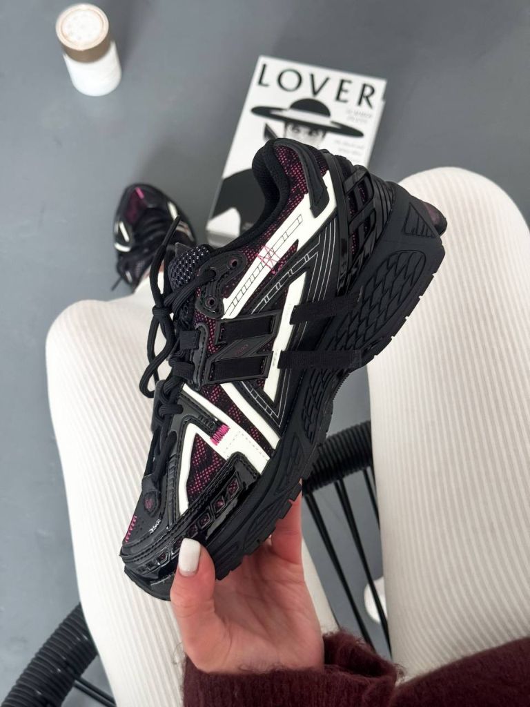 Кросівки чорні New Balance 1906A Black Dragon Berry
