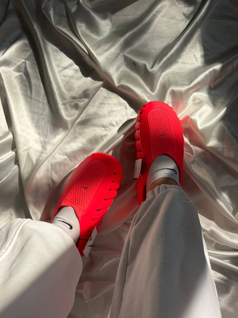 Шльопанці червоні Nike Mind Slide Solar Red