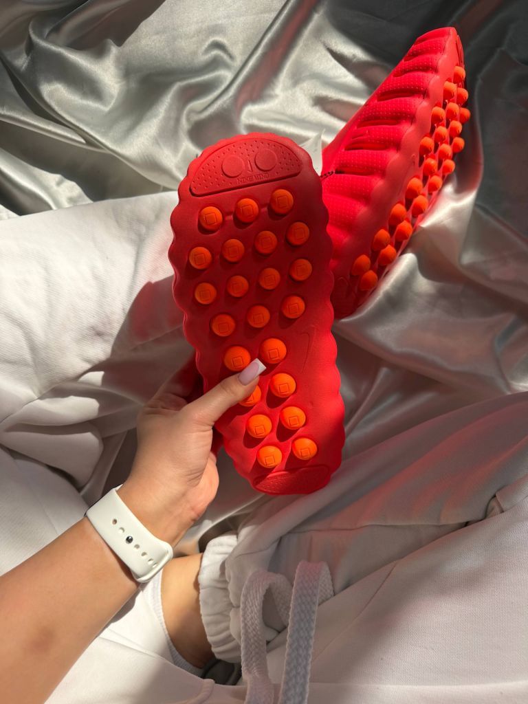 Шльопанці червоні Nike Mind Slide Solar Red