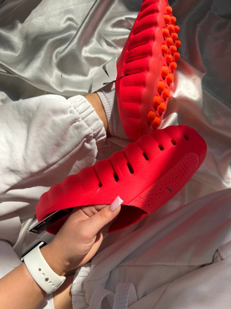Шльопанці червоні Nike Mind Slide Solar Red