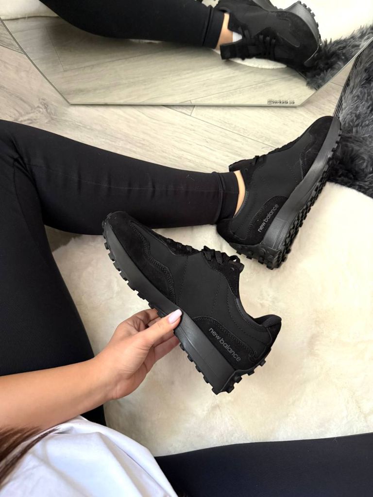 Кросівки чорні New Balance 327 Full Black