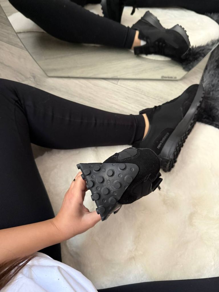 Кросівки чорні New Balance 327 Full Black