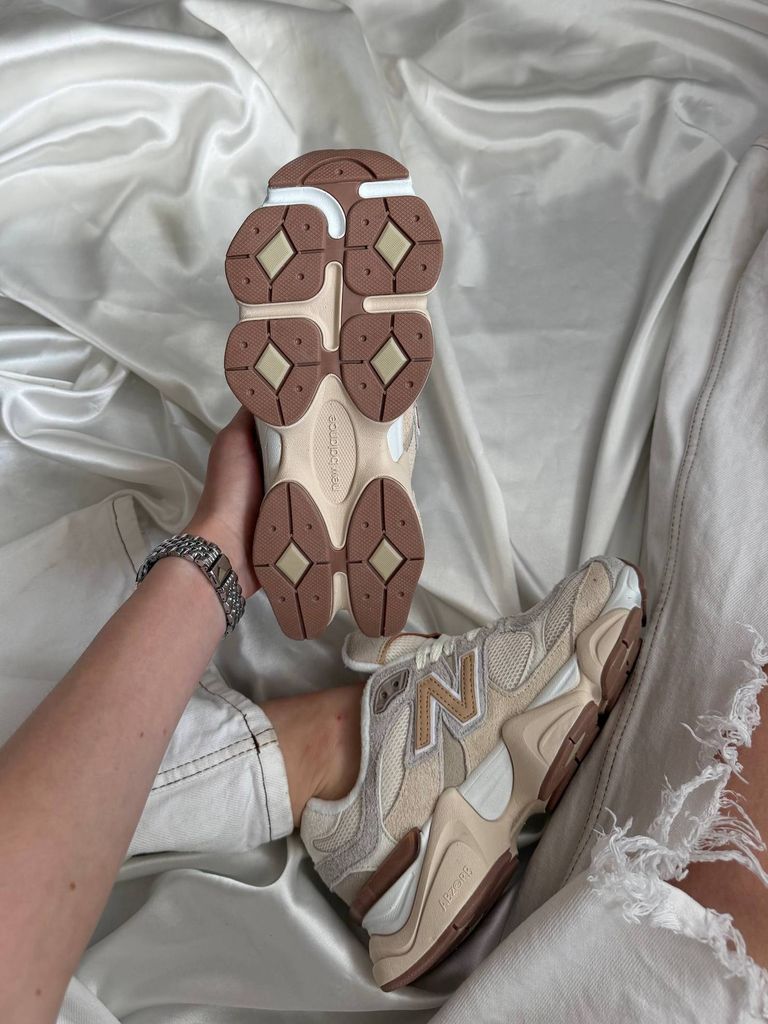 Кросівки бежеві New Balance 9060 Beige V2