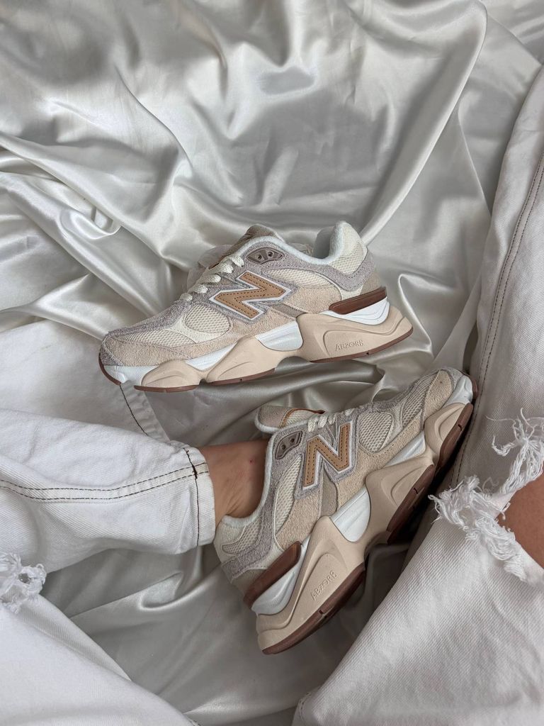 Кросівки бежеві New Balance 9060 Beige V2