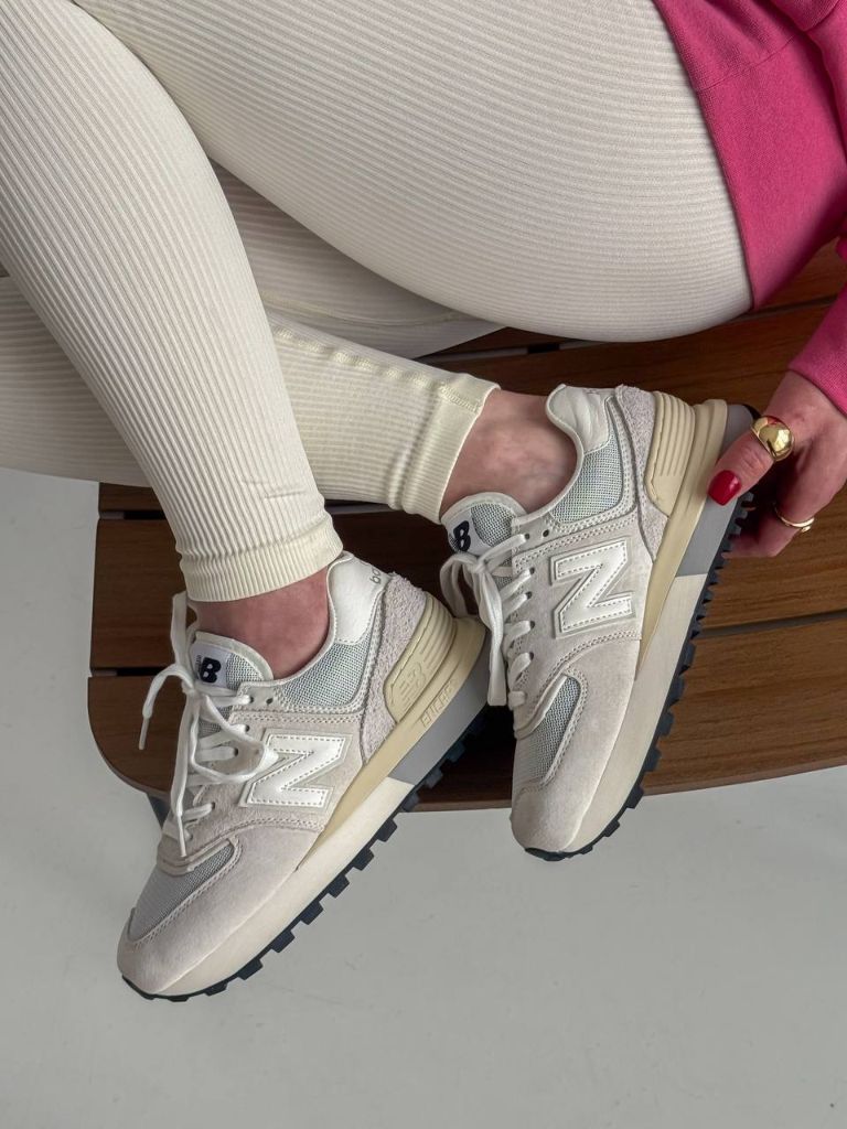 Кросівки сіро-бежеві New Balance 574 Beige