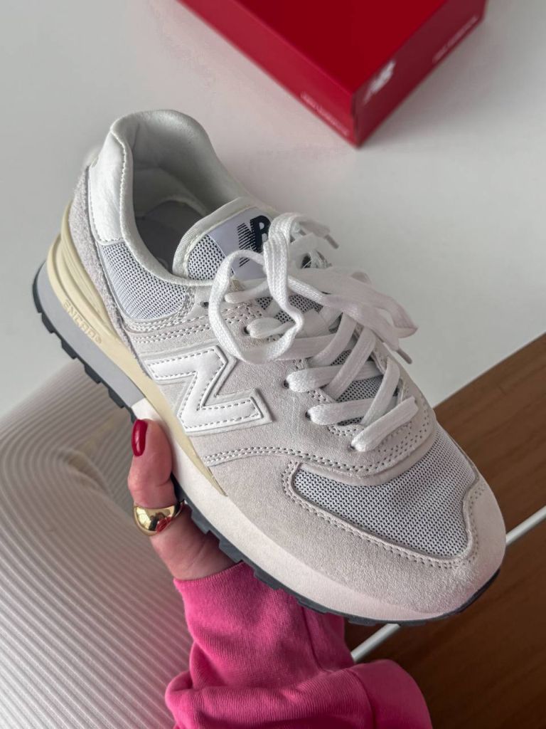 Кросівки сіро-бежеві New Balance 574 Beige